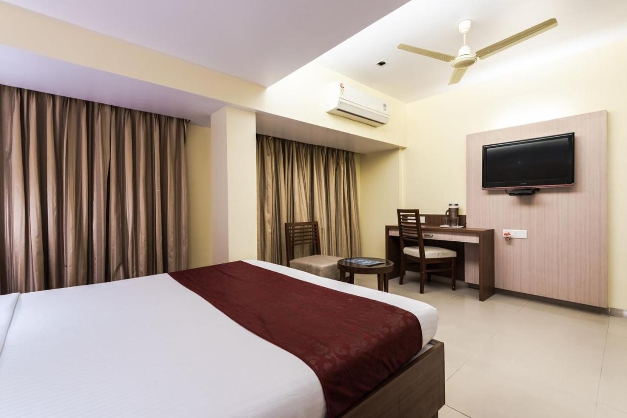 Hotel Aishwarya Residency Navi Mumbai Extérieur photo
