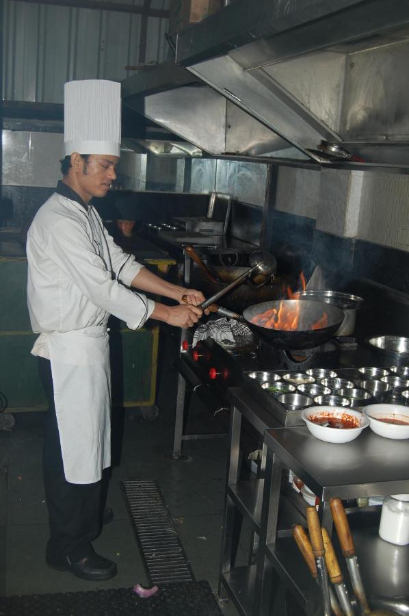 Hotel Aishwarya Residency Navi Mumbai Extérieur photo